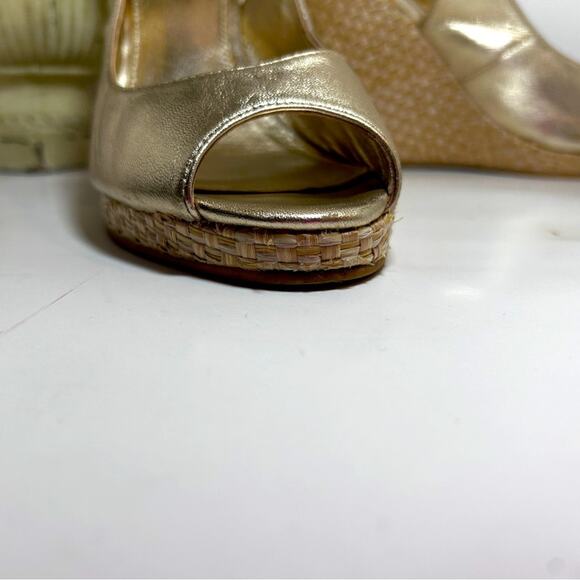 Lilly Pulitzer Kristin Leather Wedge Gold Peep Toe    Preppy Shoes Size 8.5 - Picture 4 of 16